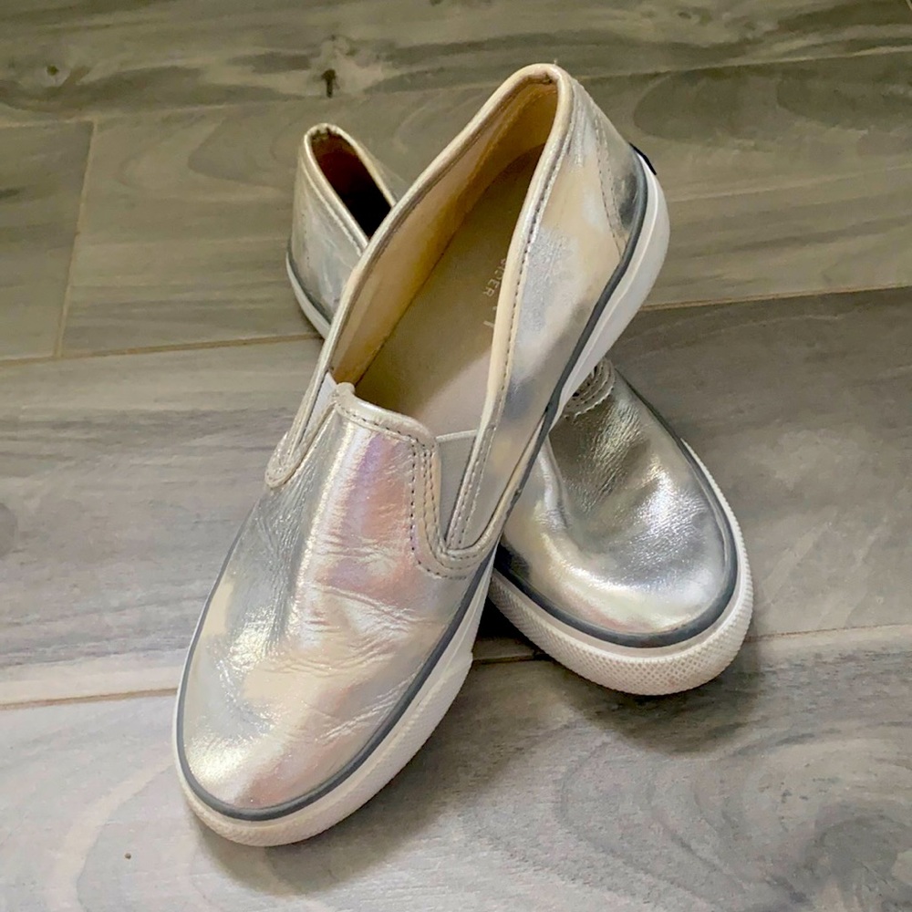 Sperry Seaside Slip on, metallic Silver, size 6